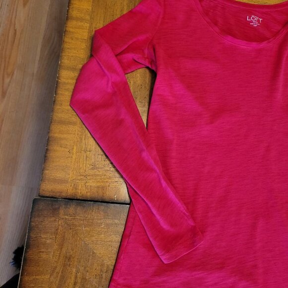 LOFT Red Long Sleeve Cotton T-Shirt - Picture 4 of 10
